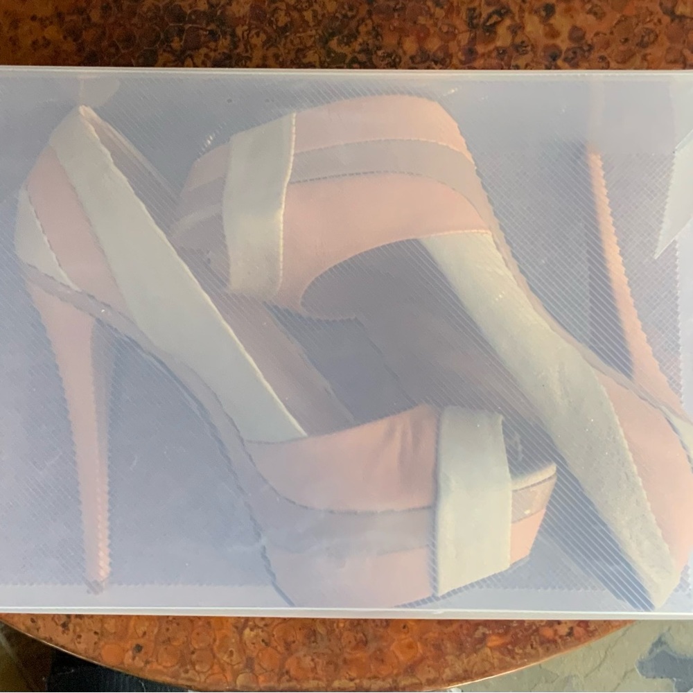 Jessica Simpson platform heel